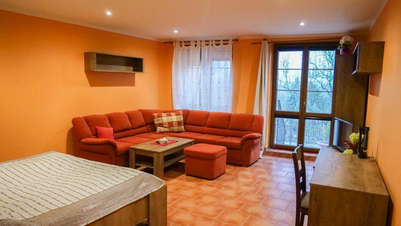 Penzion Na Hradbach Louny Extérieur photo