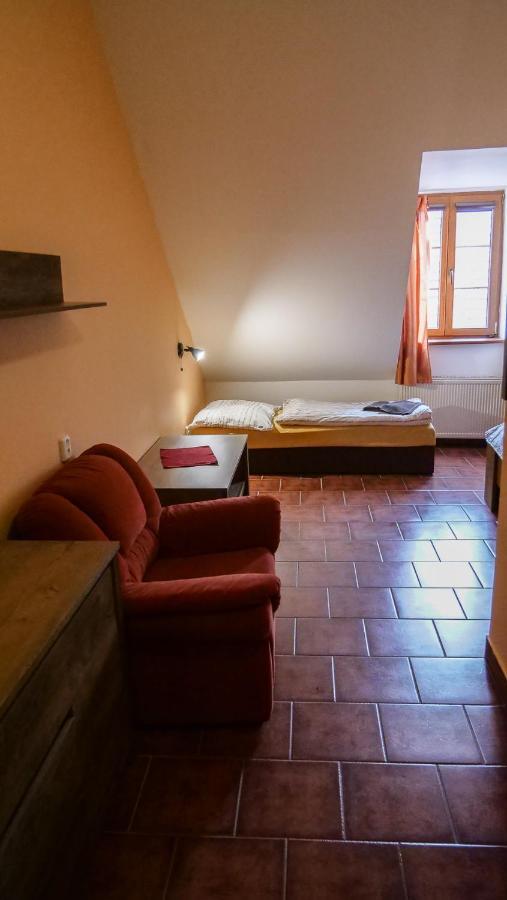 Penzion Na Hradbach Louny Extérieur photo